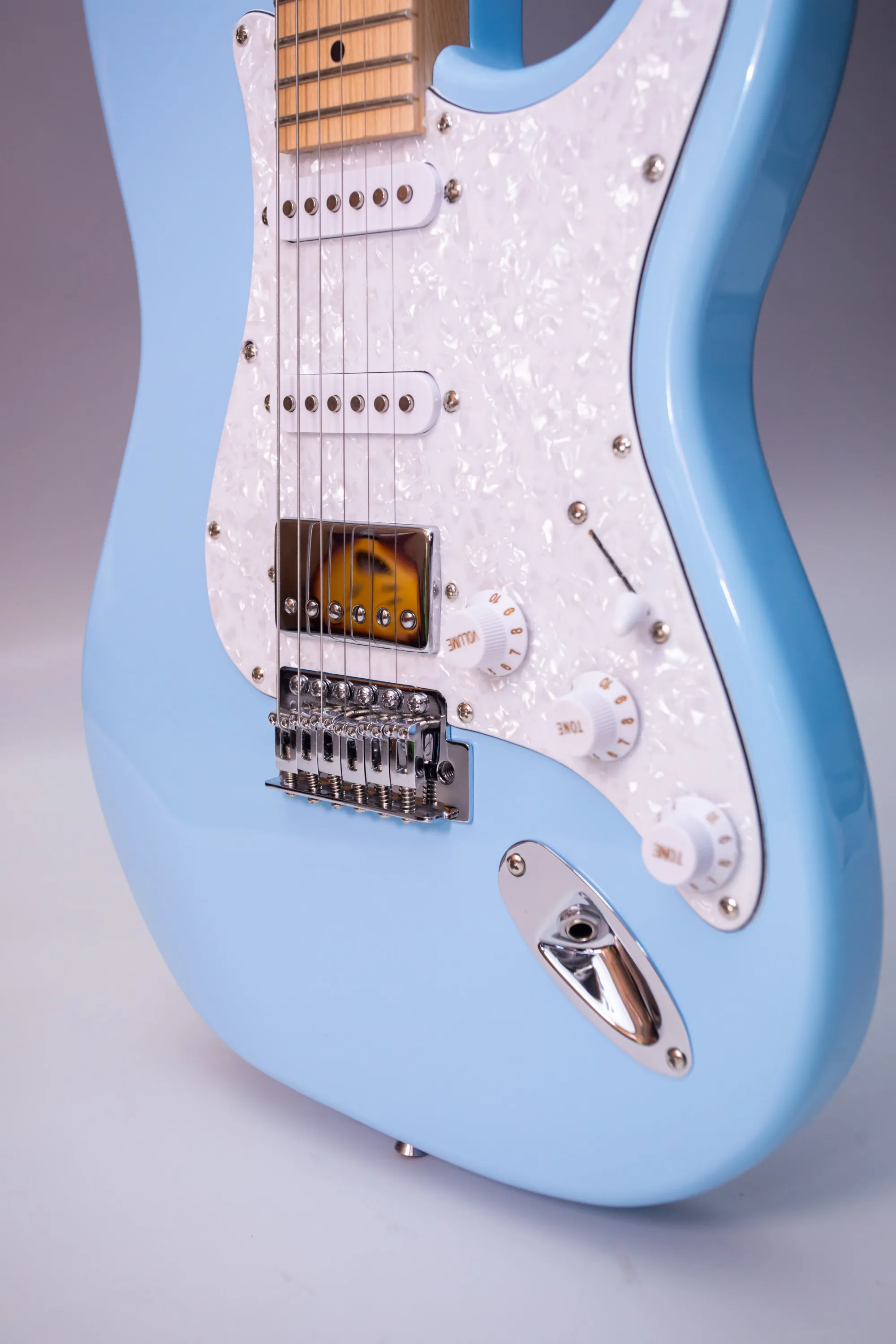 Factory direct sales, can be customized, blue 6-string basswood body electric guitar, orders can be shipped.Goods in stock