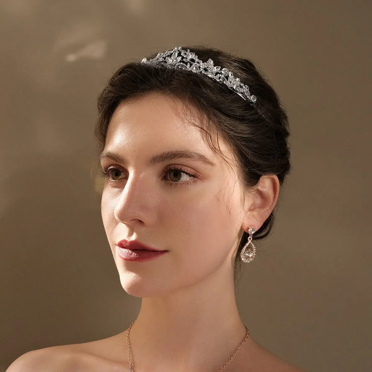 Rhinestone Bride Wedding Crown Crystal Tiara for Women Hair Jewelry Bridal Headpiece Accessories Bridesmaid Headdress Gift