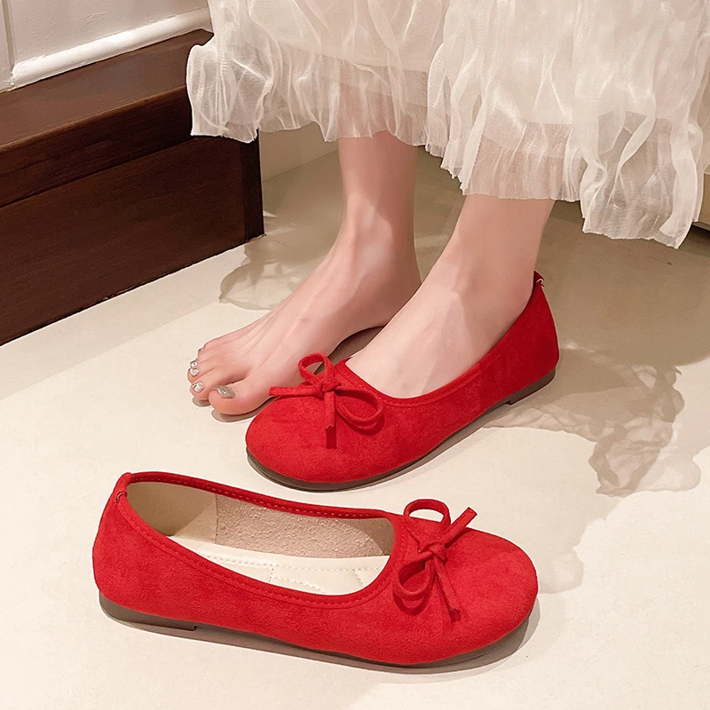Damen Ballerinas mit Schleifendekoration, runder Zehenpartie, aus Wildleder, zum Hineinschlüpfen. – Detail 12