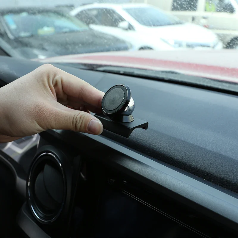 

Car 360-Degree Rotary Cell Phone Holder GPS Navigation Bracket Black For Toyota Tacoma Pickup 2016-2022 LHD Car Accessories