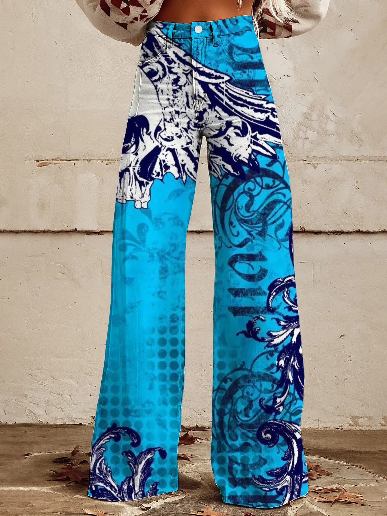 

Retro Art Deep Blue Flower Printed Loose Horn Imitation Jeans for Women