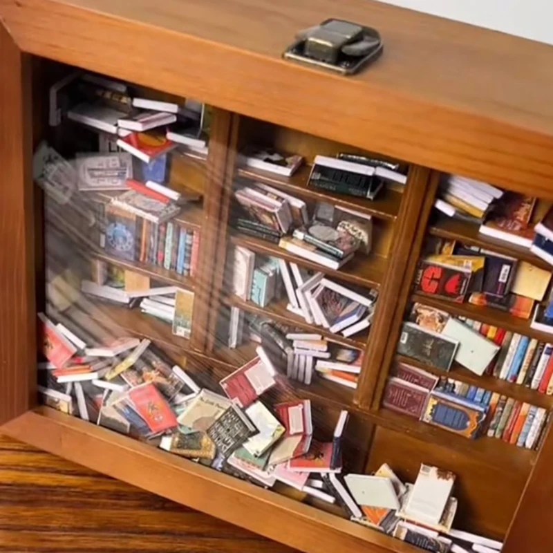 Minilibros en miniatura para casa de muñecas, 50 piezas, modelo de muebles, accesorios de librería divertida, libro de hombre pequeño al azar