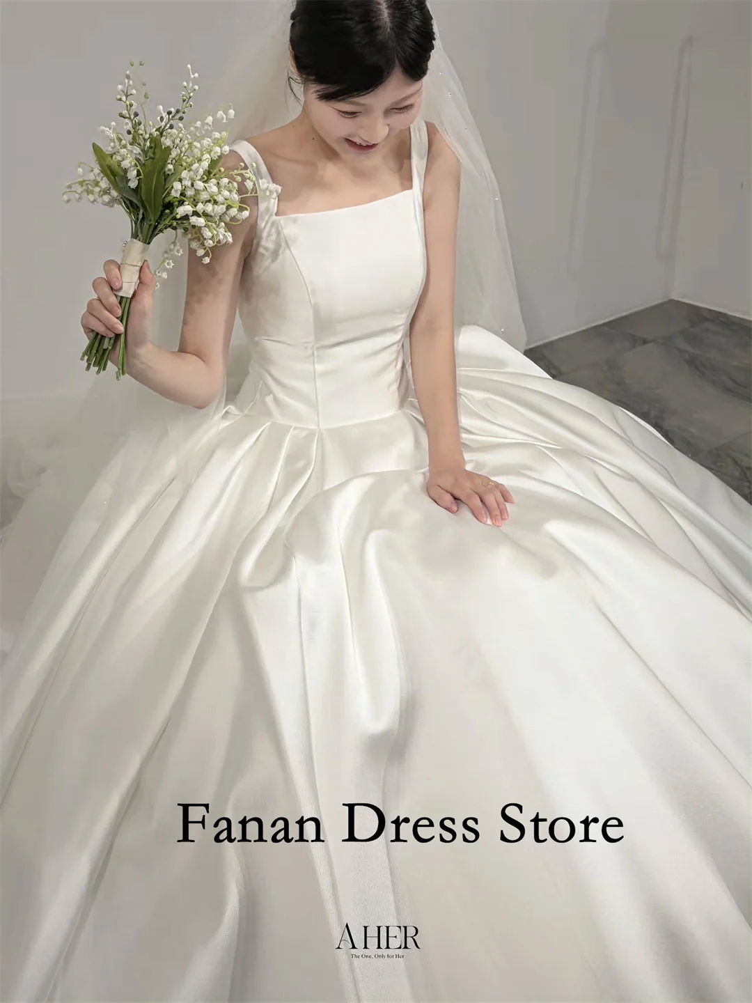 Korean Square Neck Lace-up Simple A-Line Wedding Dress Satin Sleeveless Ivory Minimalist Maternity Bridal Gown For Photoshoot