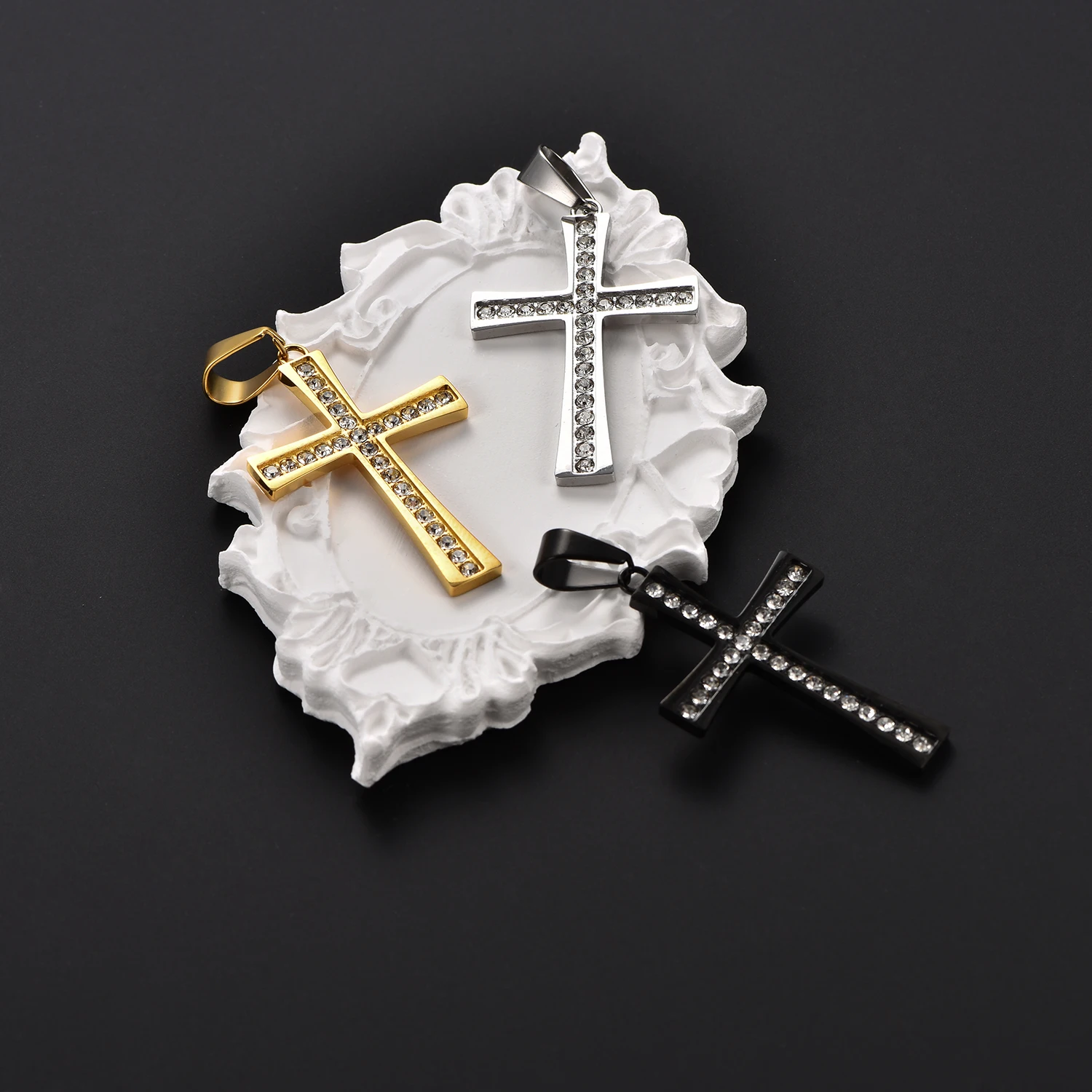 Religiöser Schmuck für Frauen und Männer, katholisches Christus-Kreuz aus Edelstahl, Halskette mit Jesus-Kreuz-Anhänger – Detail 4