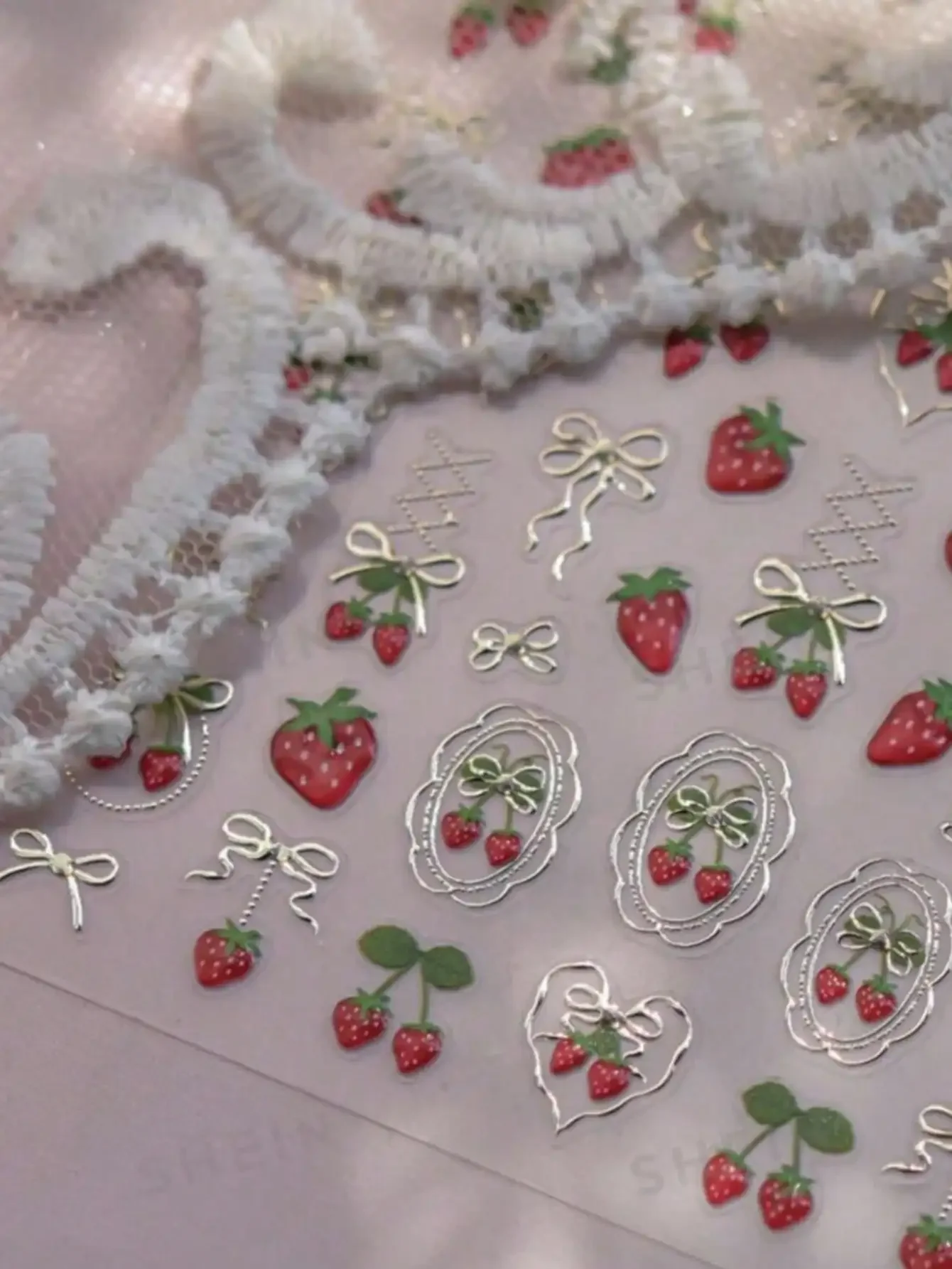 

1pc 5D Stereoscopic Strawberry Nail Stickers, Self-Adhesive Silver Foil Strawberry Bow Nail Art Decals, Fruit Nail Stickers For Spring/Summer, Cute Nail Art Supplies, Suitable For Women Nails