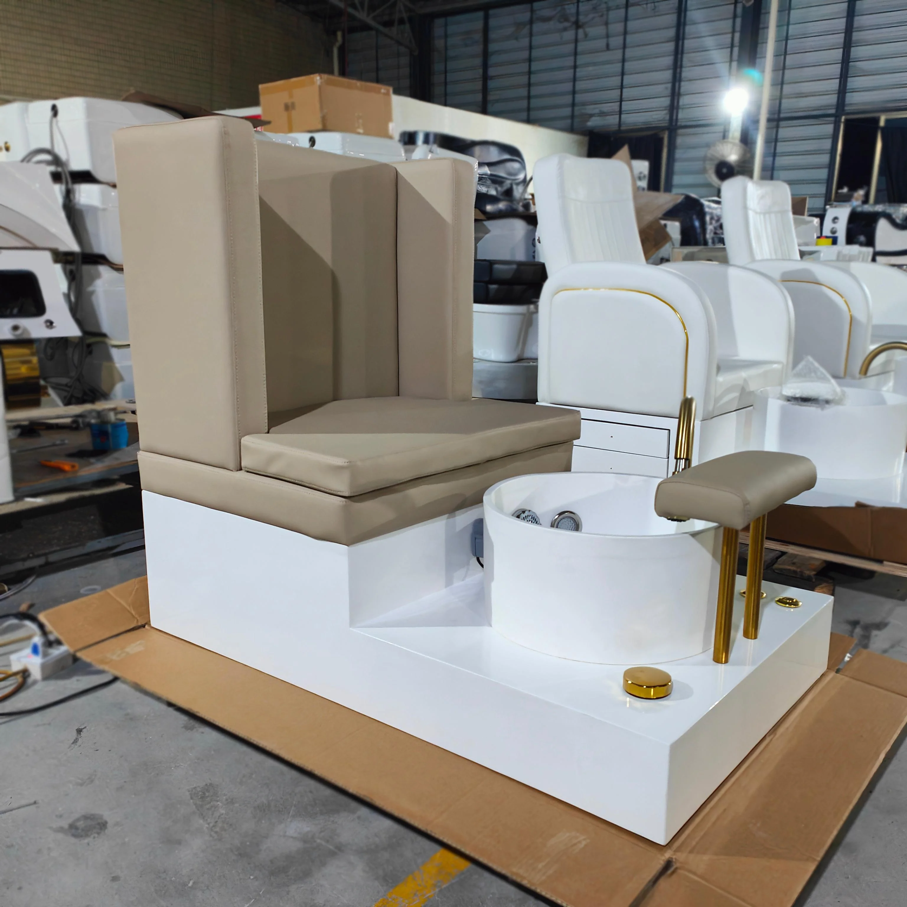 

The Latest Multi-person Pedicure Chair Combination Can Be Customized Color Salon Foot Wash Basin
