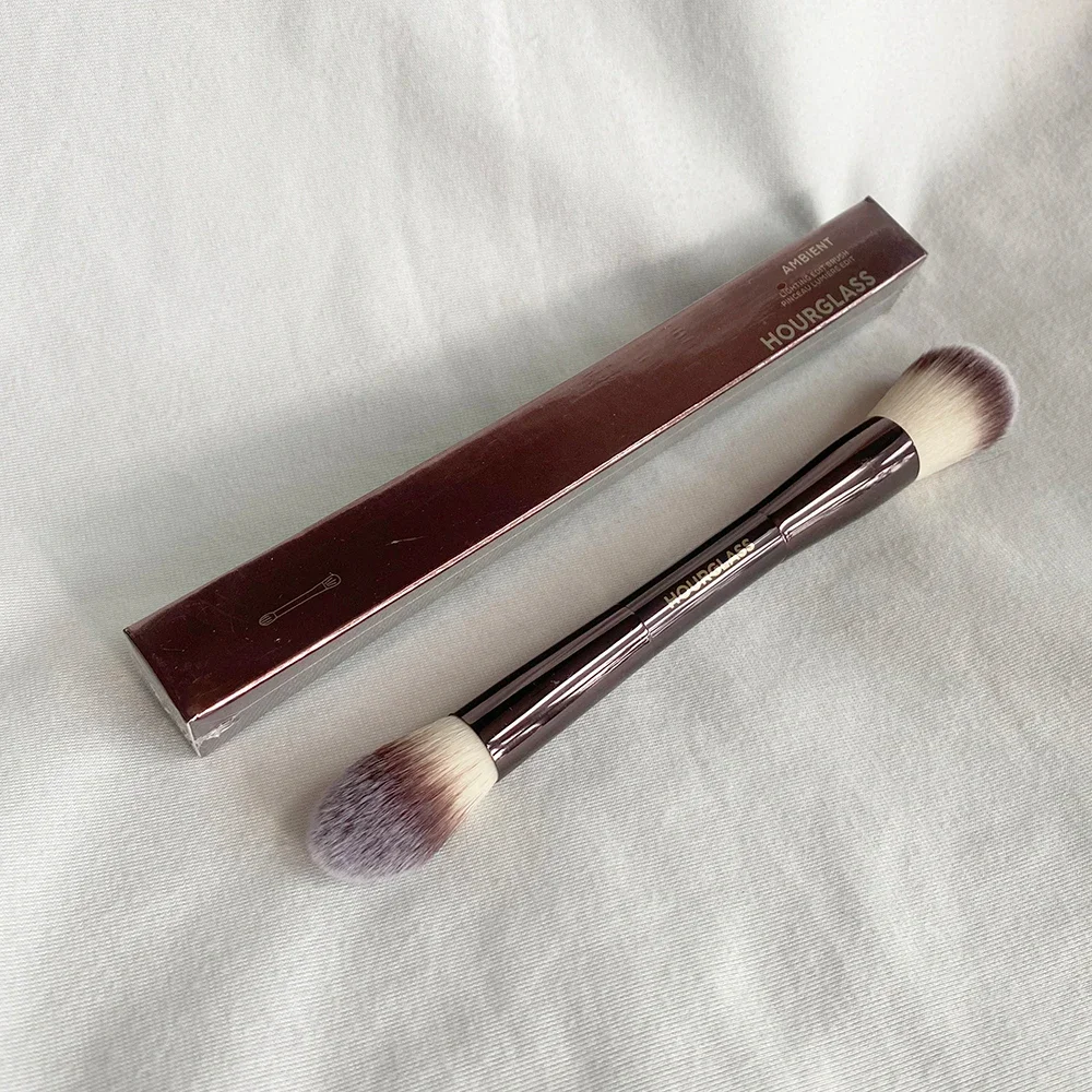 1 Stück Puderpinsel mit weichen Borsten, der das Make-up gleichmäßig auftragen lässt, ohne das Gesicht zu zerkratzen
