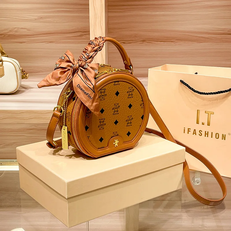 

Luxury Trendy Diaper Bag For Women Crossbody Handbag Designer Elegant Tote Bag Vintage Fashion Large Capacity Leather