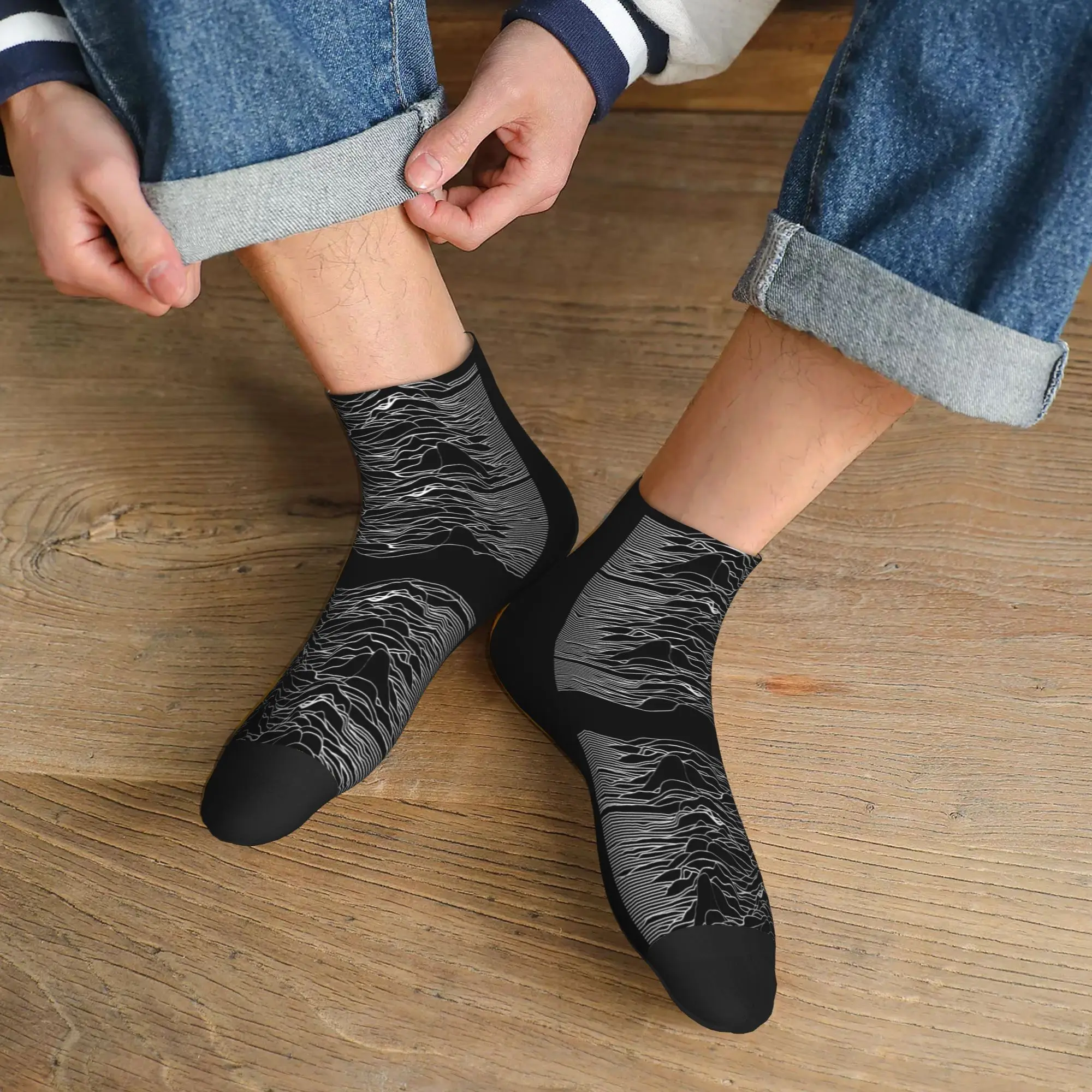 

All Seasons Joy Division Unknown Pleasures Socks Harajuku Sport Middle Tube Socks Soft Fashion Stockings for Men Women Gifts