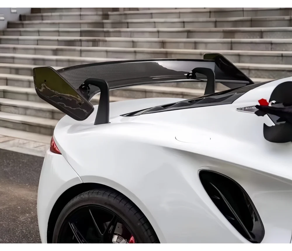 تتميز مجموعة أدوات الجسم الخلفية لوتس إميرا بنسبة 100% من ألياف الكربون الجافة على شكل حرف G وزعانف ذيل #3