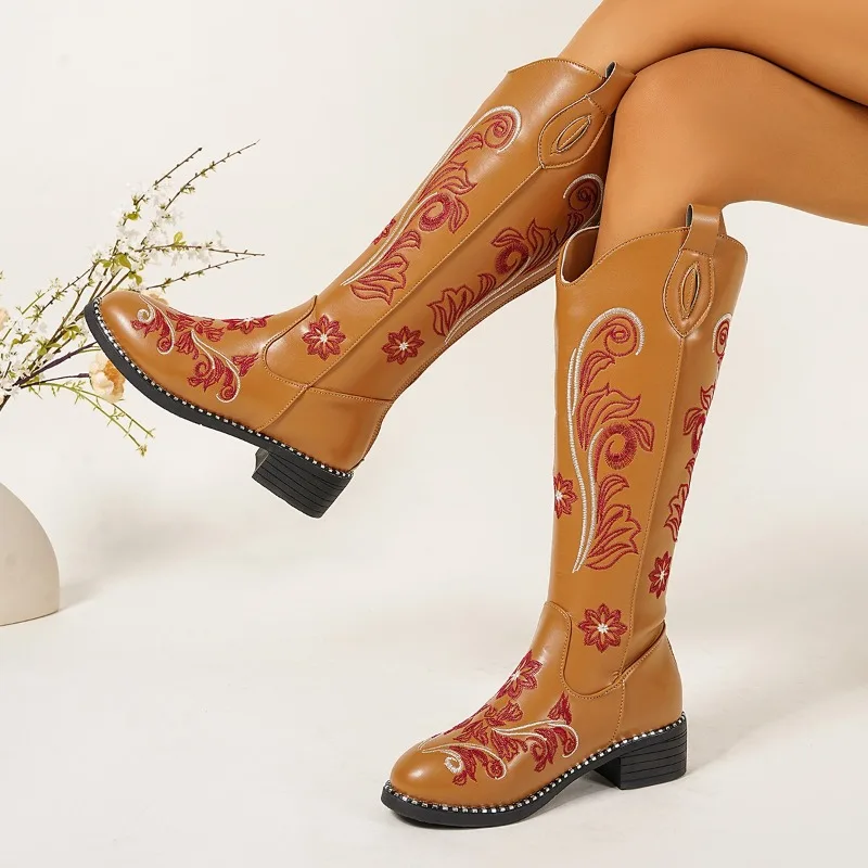 

Embroidered High Boots Autumn and Winter Round Head Sleeve Soft Sole Non-slip Wear-resistant Leather Shoes