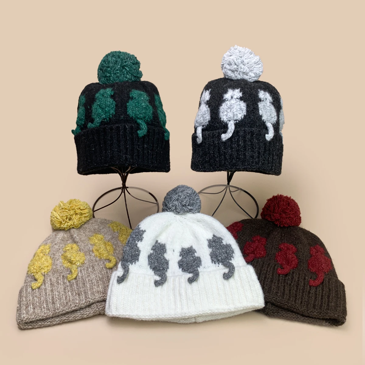 

Retro Korean Cat Pattern Fur Ball Knitted Hats New Men Women Warm Color Block Fashion Niche Casual Versatile ins Outdoor Beanies