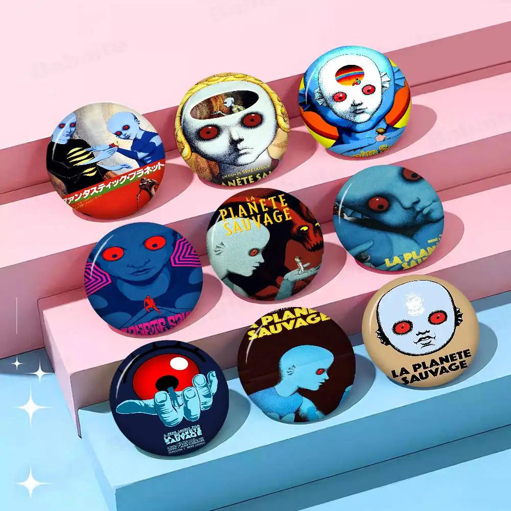 Broche Redondo con Diseño de Películas Clásicas de Ciencia Ficción, Planeta Fantástico, La Planète Sauvage, Caras Divertidas