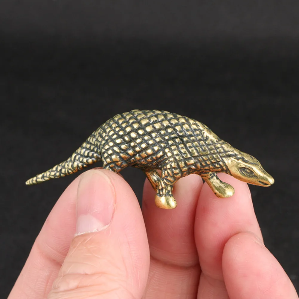 China-Chic Chinese Style Made Brass Pangolin Ornaments Antique Copper Solid Handle Small Bronze Handicrafts Collection