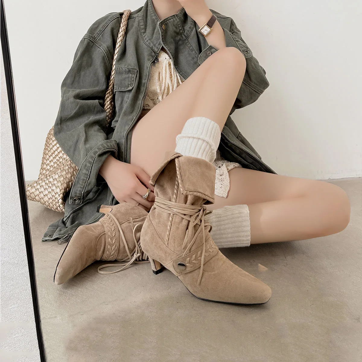 

Arden Furtado, осенние ботинки до середины икры из коровьей замши с ремешком на щиколотке, современные ботинки без шнуровки с квадратным носком и каблуком «котенок» с перевернутым краем