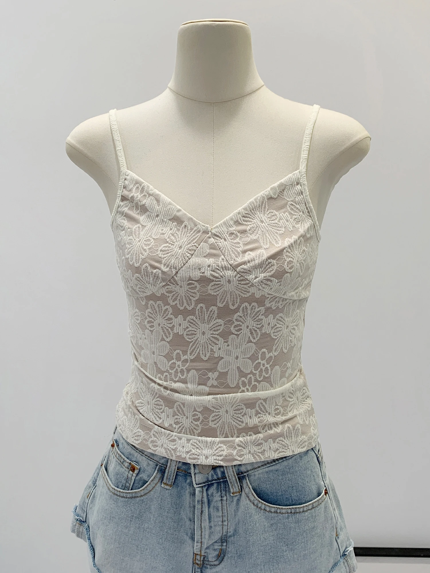 Pure Desire Beautiful Lace Sleeveless Strap Vest Women's Summer New Backless Bra Integrated Outerwear Shirt Short Style