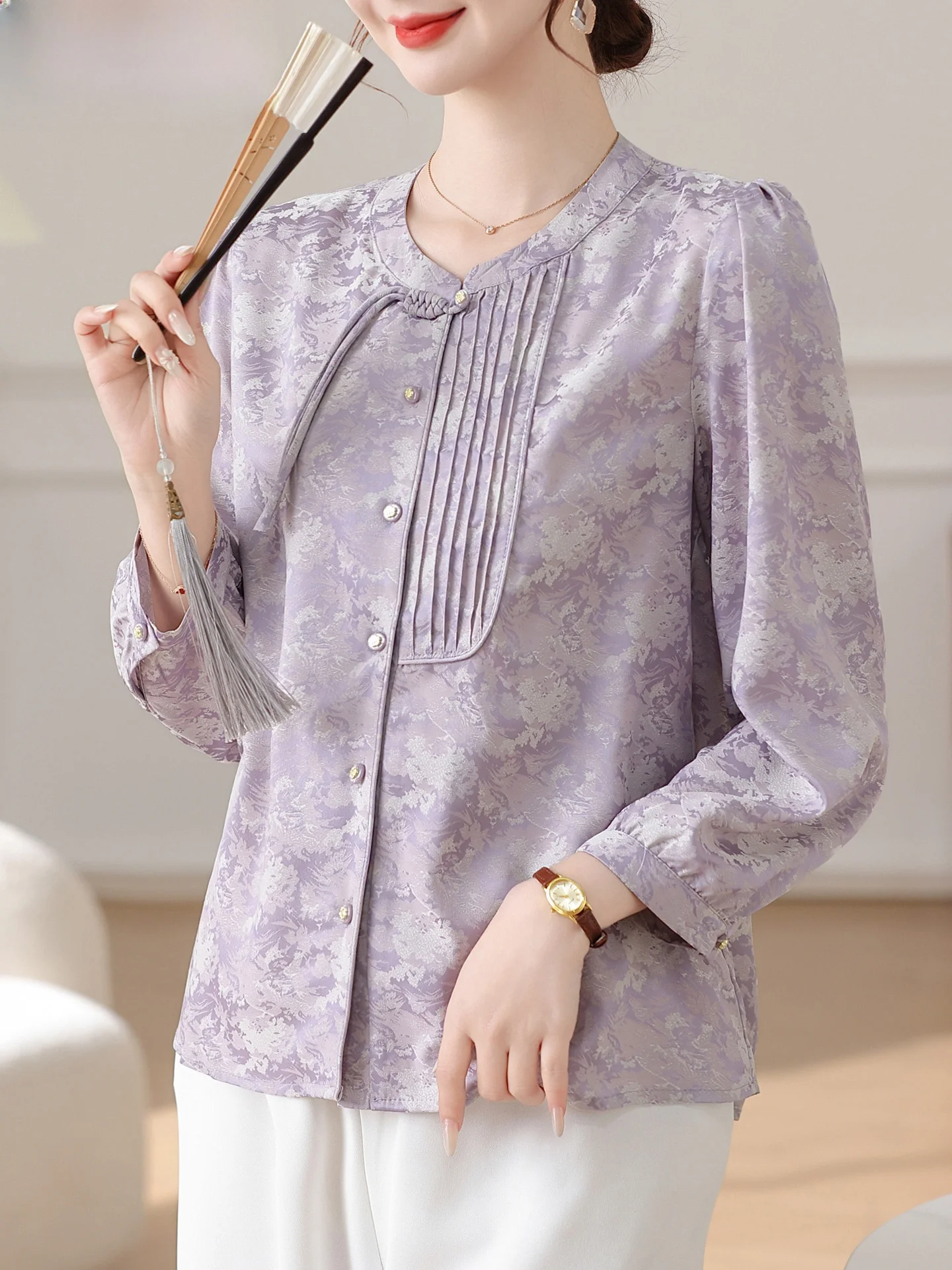 

Новый китайский модный комплект для мам: блузки и топы из шифона, трендовая модель 2026 года для женщин среднего и старшего возраста.