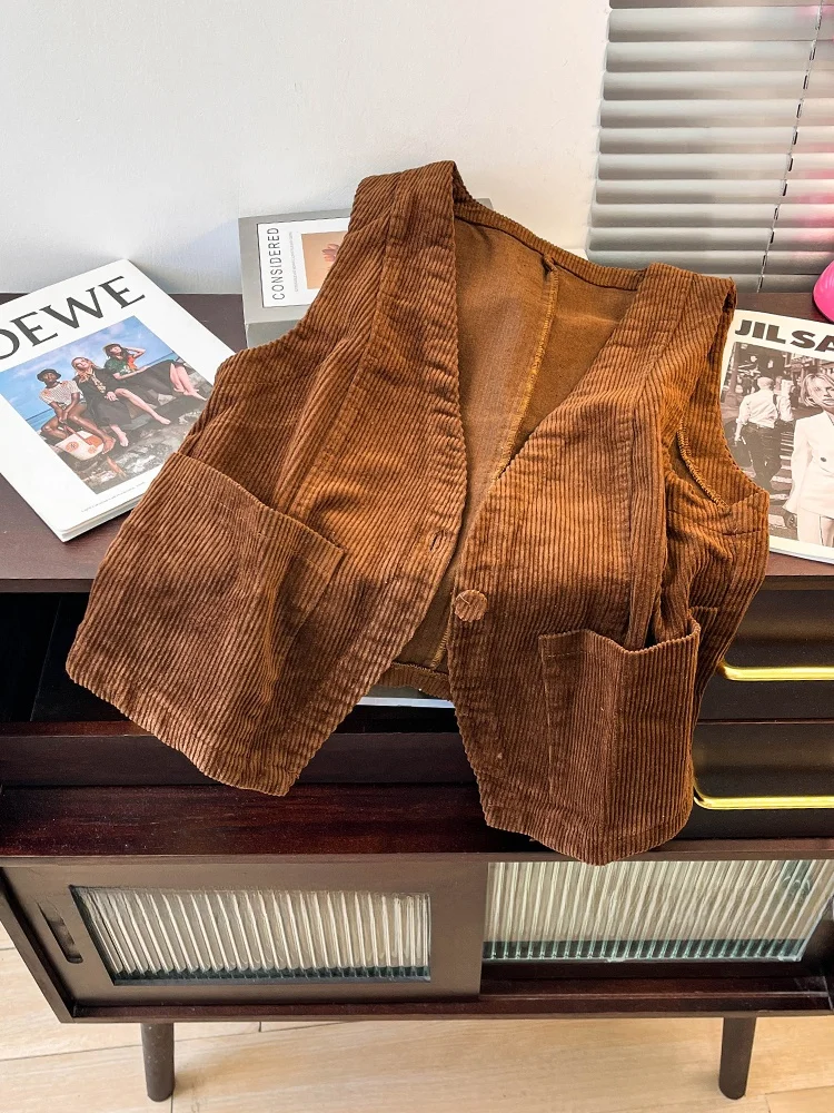 

Вельветовый жилет в стиле ретро, женский свободный многослойный жилет с фланелевым плечом и верхней пуговицей, V-образный вырез, однотонный, для поездок на работу