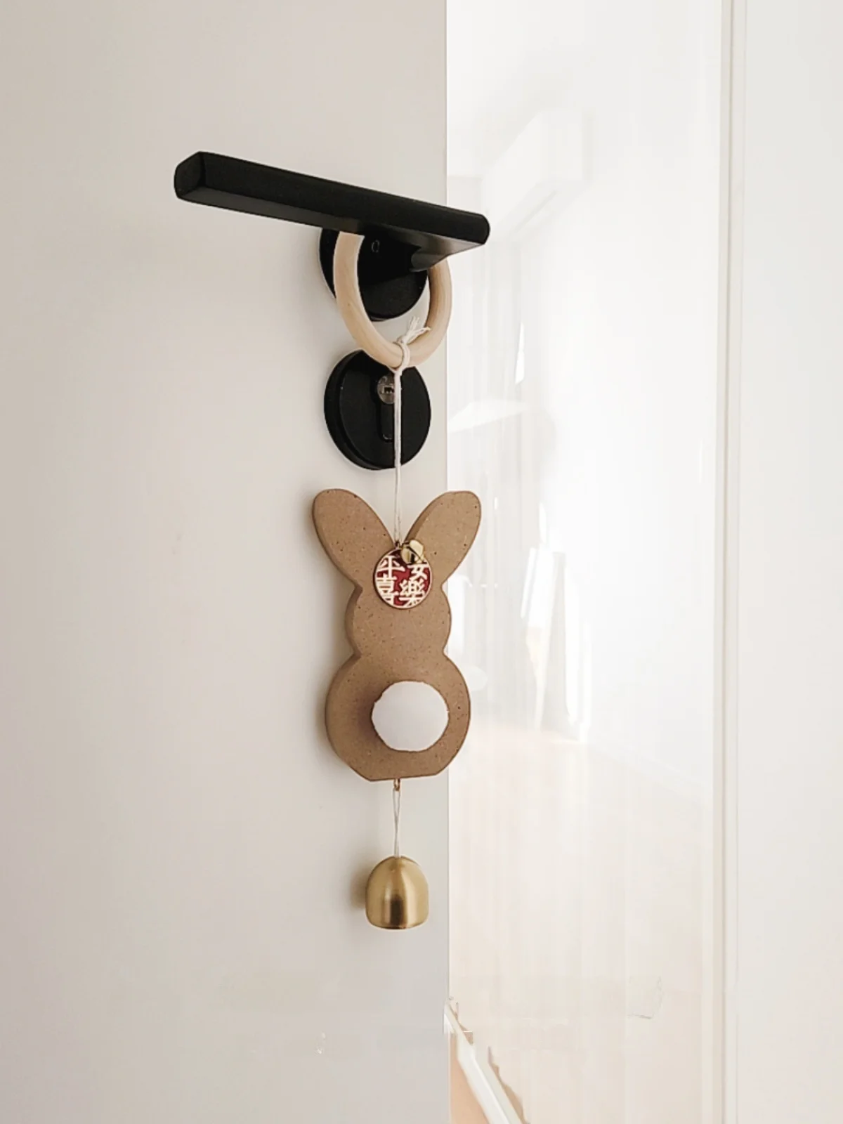 

Современный настенный декоративный колокольчик с кроликом на Год Кролика, праздничный новогодний милый настенный декор