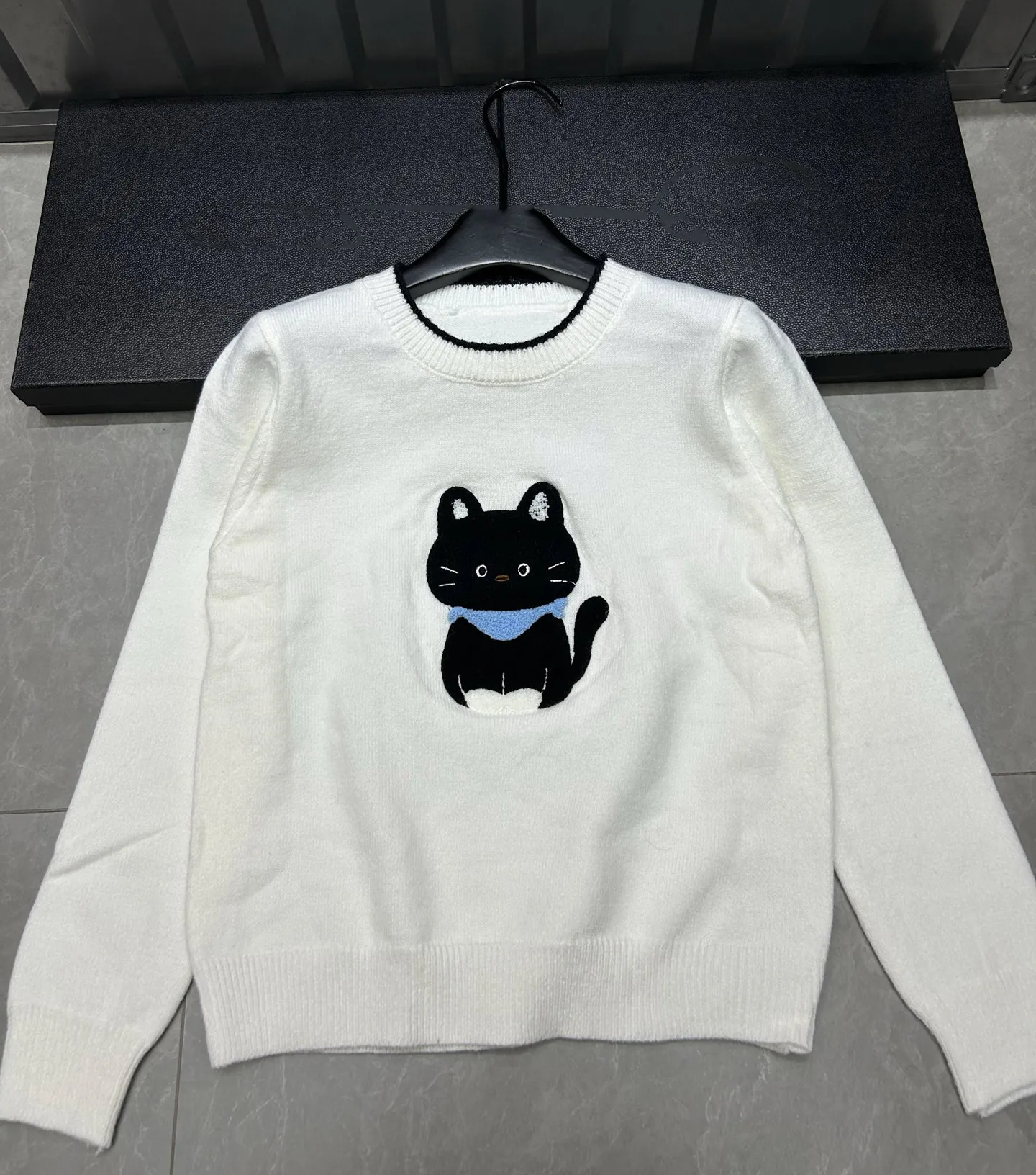 

Женский свитер с круглым вырезом и рисунком кота, ленивый стиль с длинными рукавами, осень-зима, универсальный трикотаж с вышивкой, топ C272