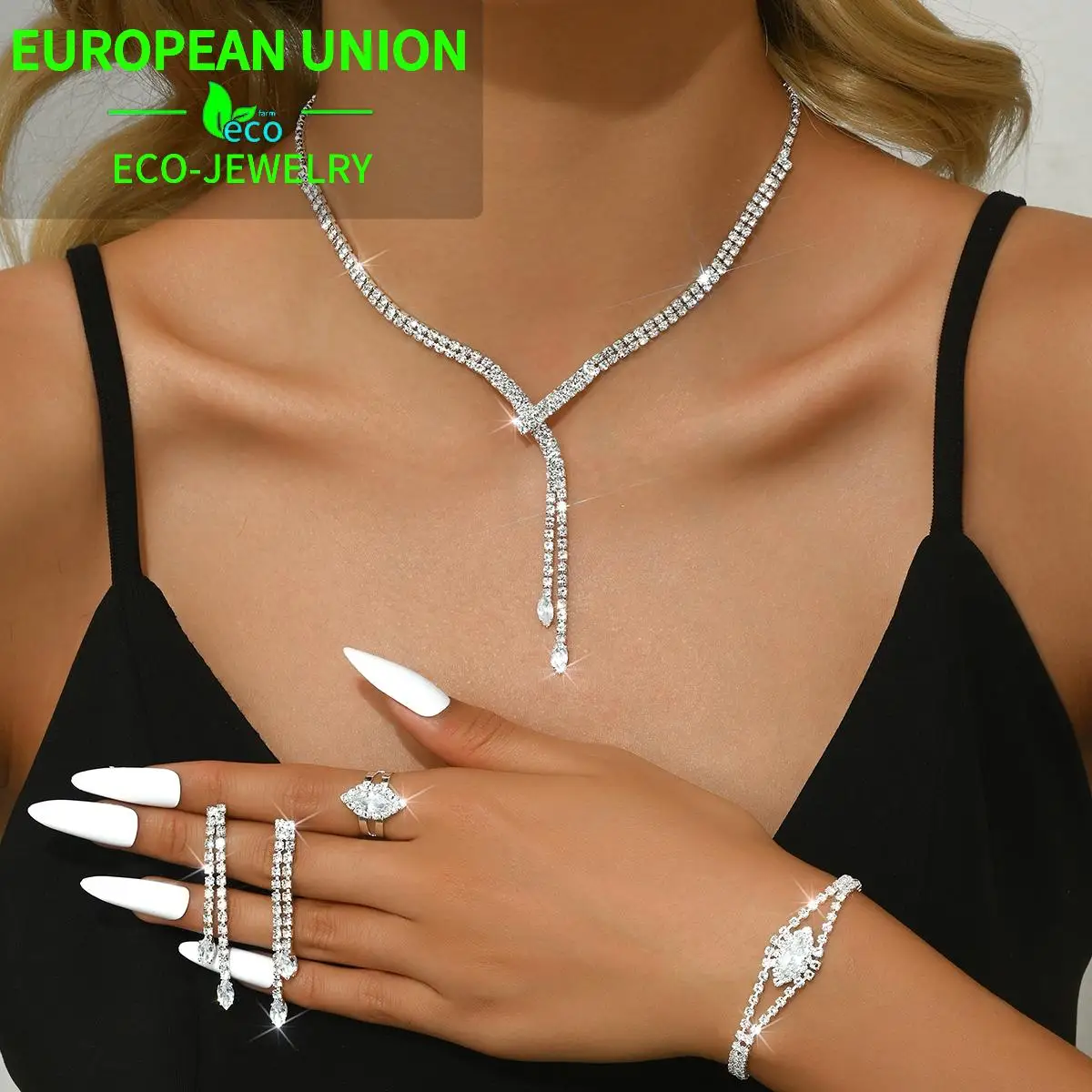 Schlichte und stimmungsvolle funkelnde Halskette, Ohrringe, Armband, dreiteiliges Set, geeignet für Fotografie, passend zum Brautkleid.