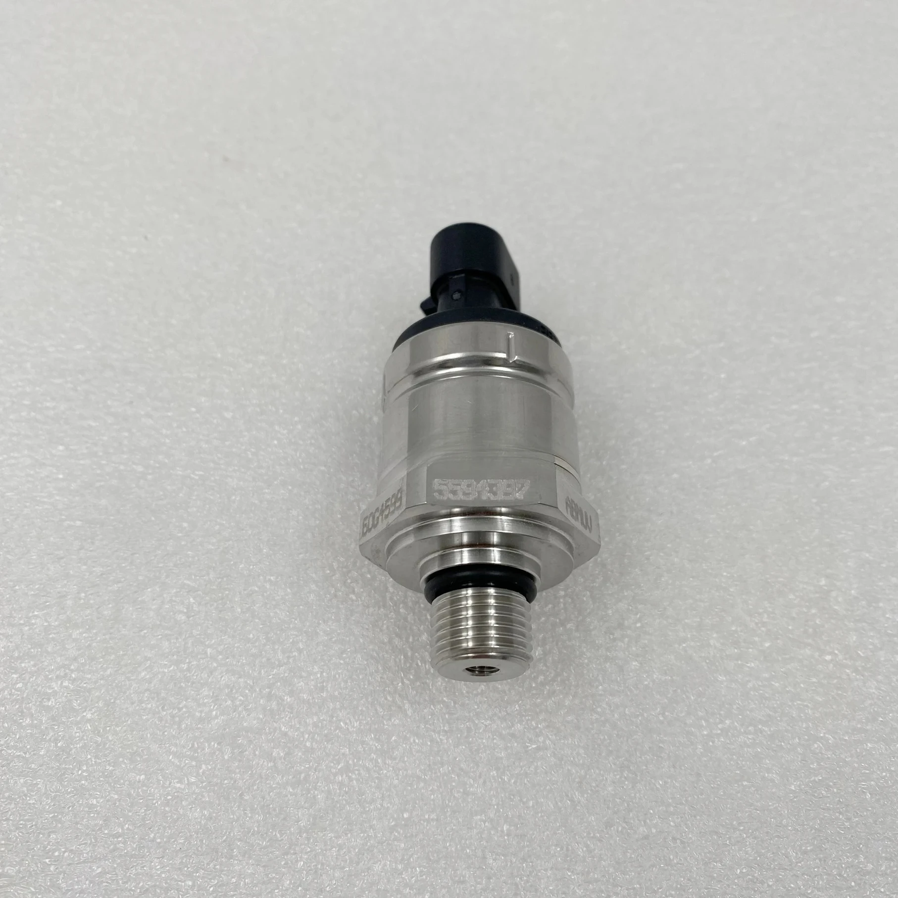 Original QSK19 KTA50  Electronic Oil Pressure Sensor Switch 5594397 3408591 Metering Unit