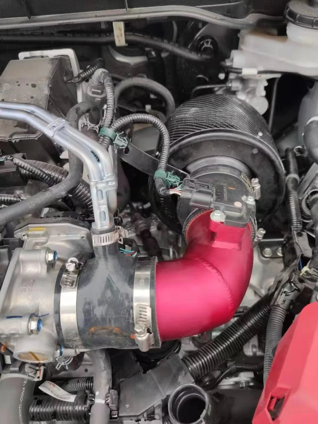 

Universal High Performance Air Intake System