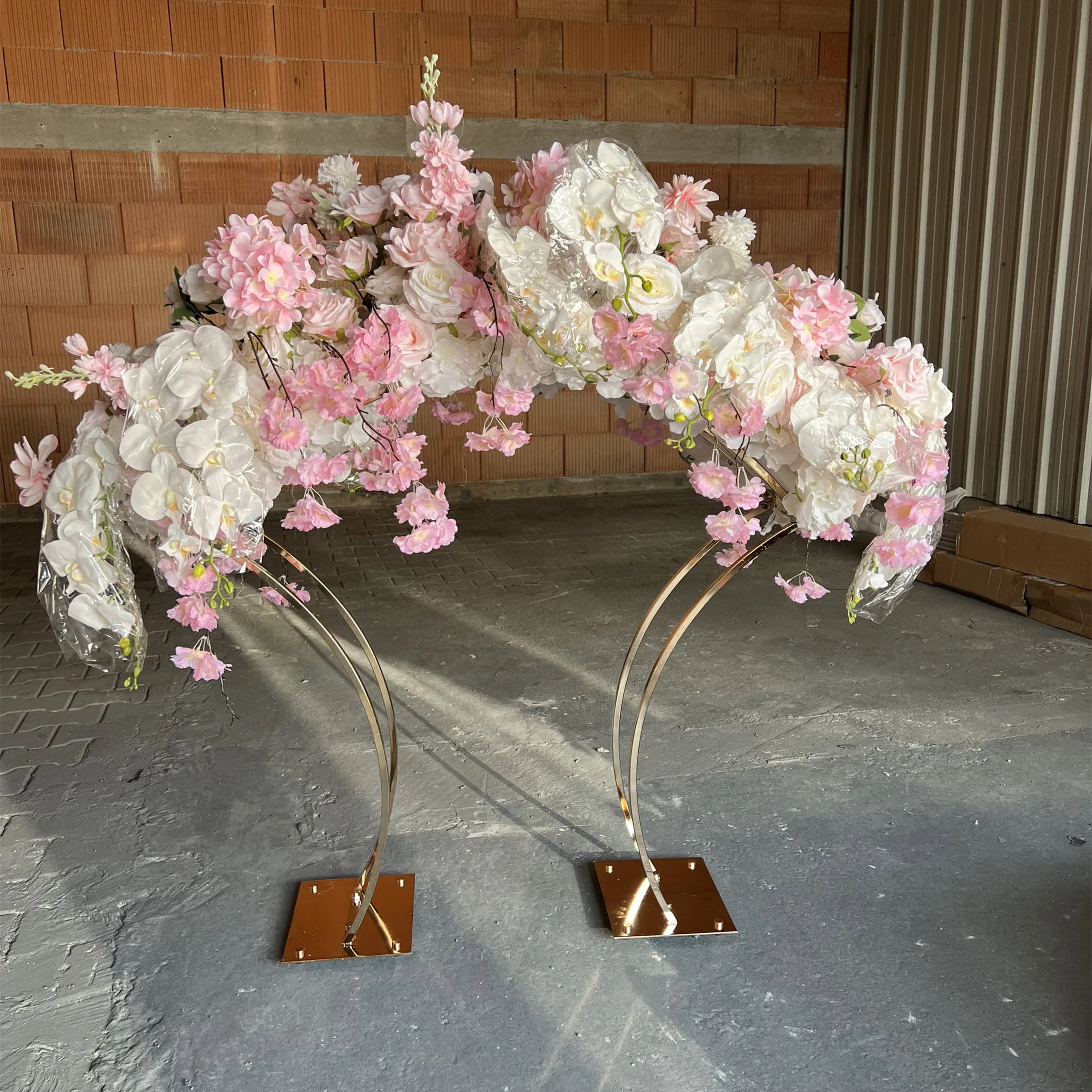 Dream Wedding Arch Rose and Hanging Pink Flowers