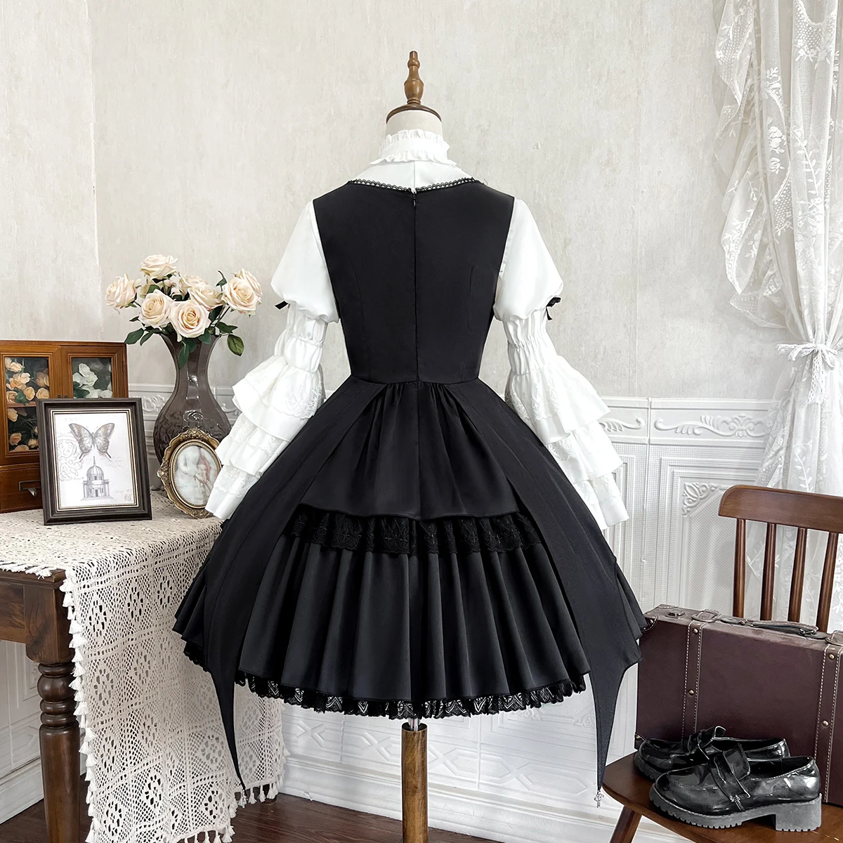 Original French Elegant Court Style Retro Strap Dress Shirt Set Autumn Women's Gothic Slim Fit Lolita Dress Halloween Cos Dress