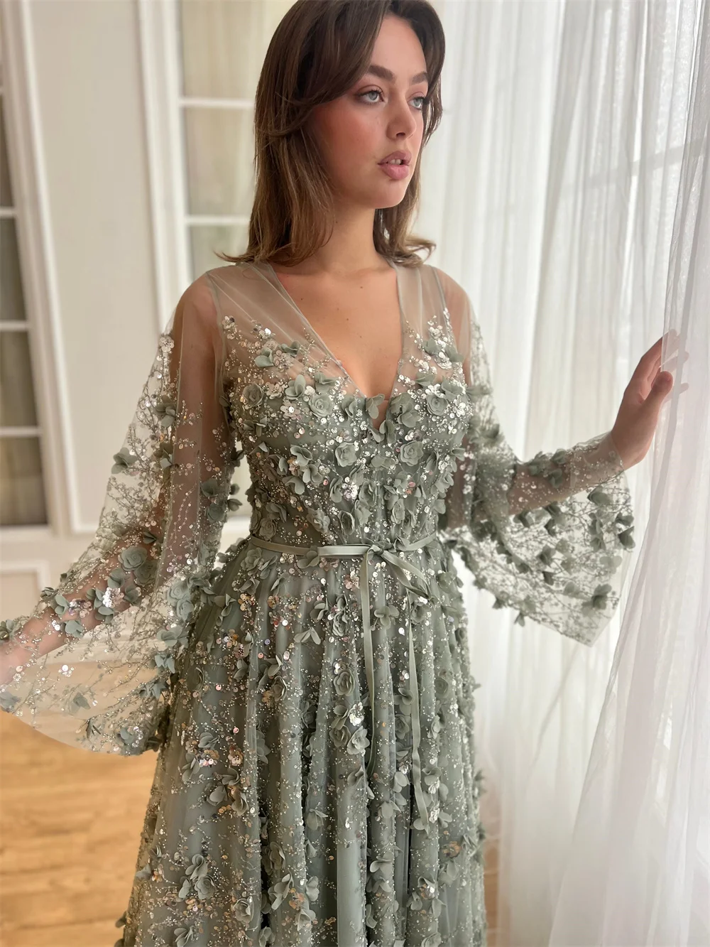 Cathy Customized Green Sequin Appliques A-line Wedding Dress V Neck Long Sleeves vestidos de noiva Floor-length Evening Dresses