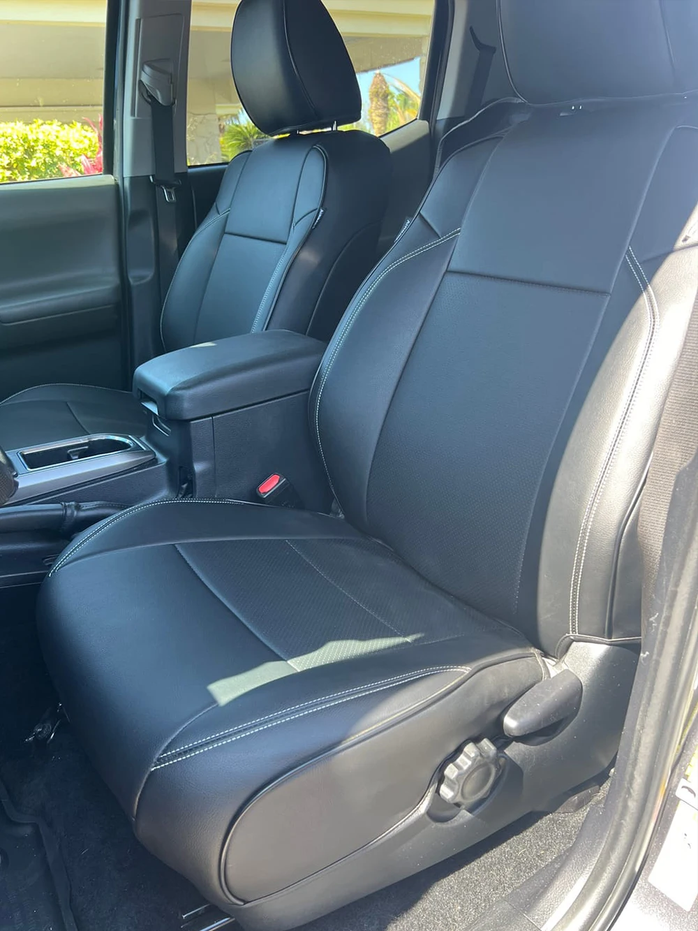 Maßgefertigte Autositzbezüge aus PU-Leder für 2024 2025 Toyota Tacoma Benzin Doppelkabine SR SR5 TRD Sport TRD Off-Road Limited 5-Sitzer – Detail 14