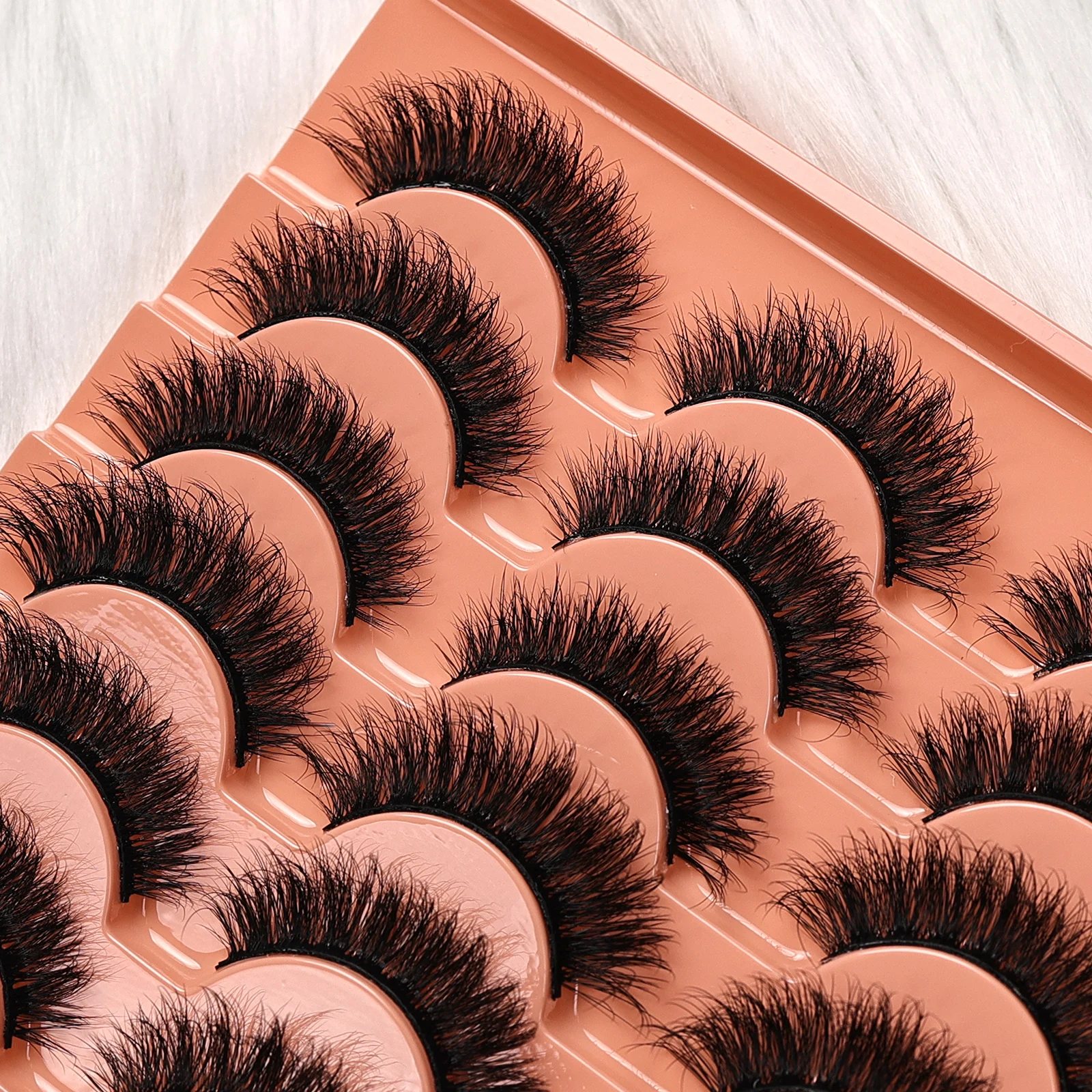 14ペアのナチュラルルックつけまつげ、毎日のメイク、デート、仕事に最適な厚くてふわふわのつけまつげ、快適で再利用可能な初心者向け