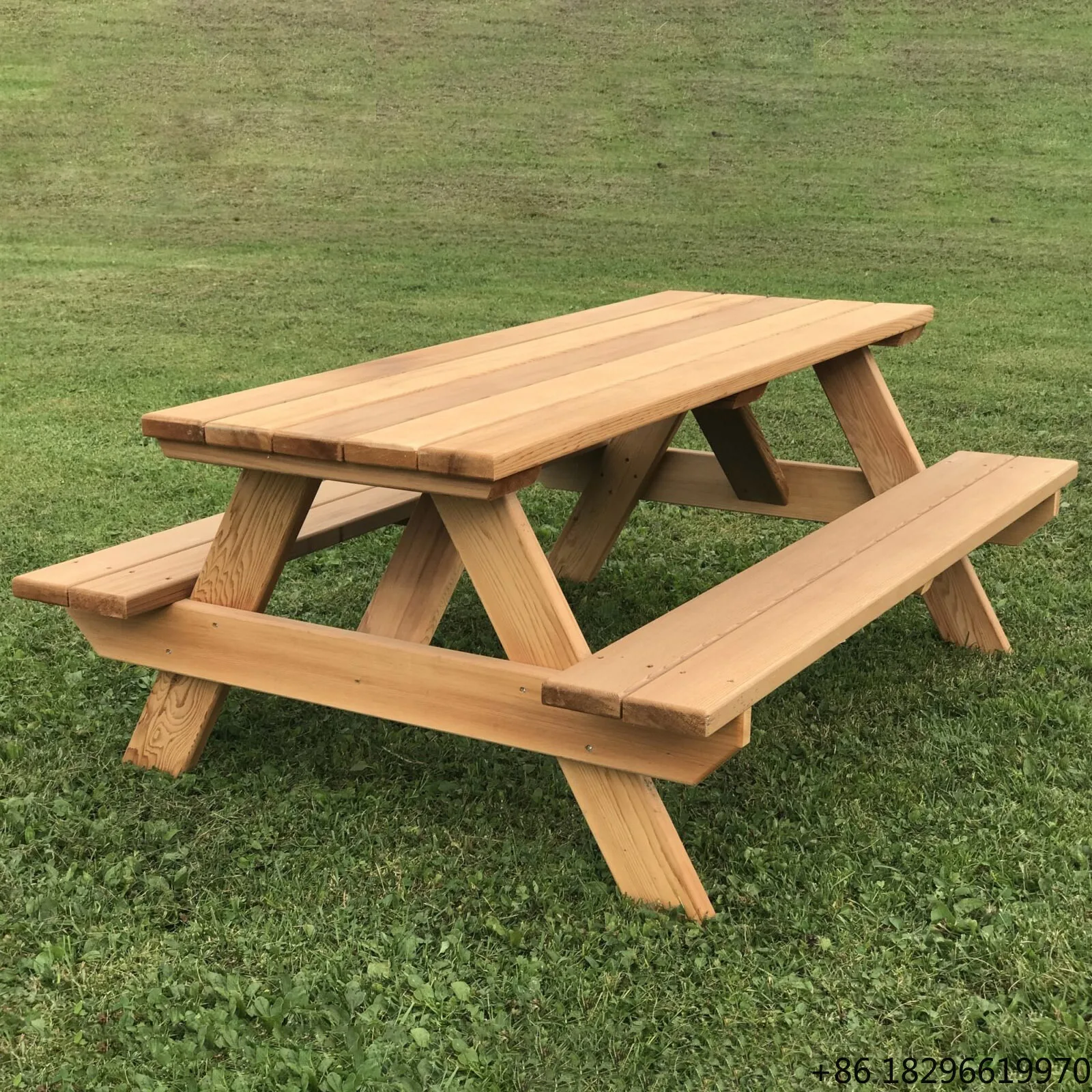 High Quality Wooden Picnic Table Set for Hotel Restaurant Cafe Dining Outdoor Furniture