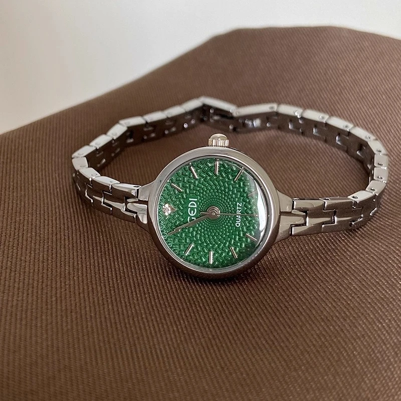 

Luxury Exquisite Women's Watch Stainless Steel Women's Watch Strap Simple Clock Fashion Elegant Women's Quartz Watch