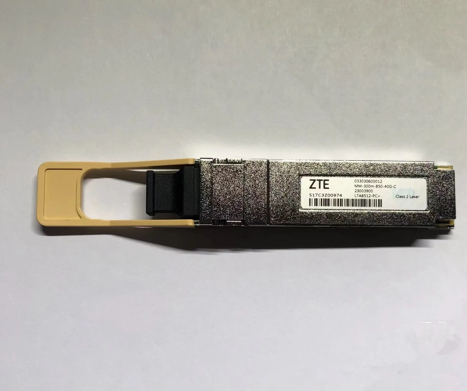 ตัวรับส่งสัญญาณไฟเบอร์ QSFP 40GB ZTE 300M 033030600012mm-300M-850-40G-C MPO 40G QSFP