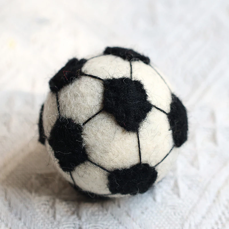 Ins Handmade Wool Felt 3D Three-dimensional Simulation Soccer Basketball Rugby Ornaments Handheld Toys Decompress Toys