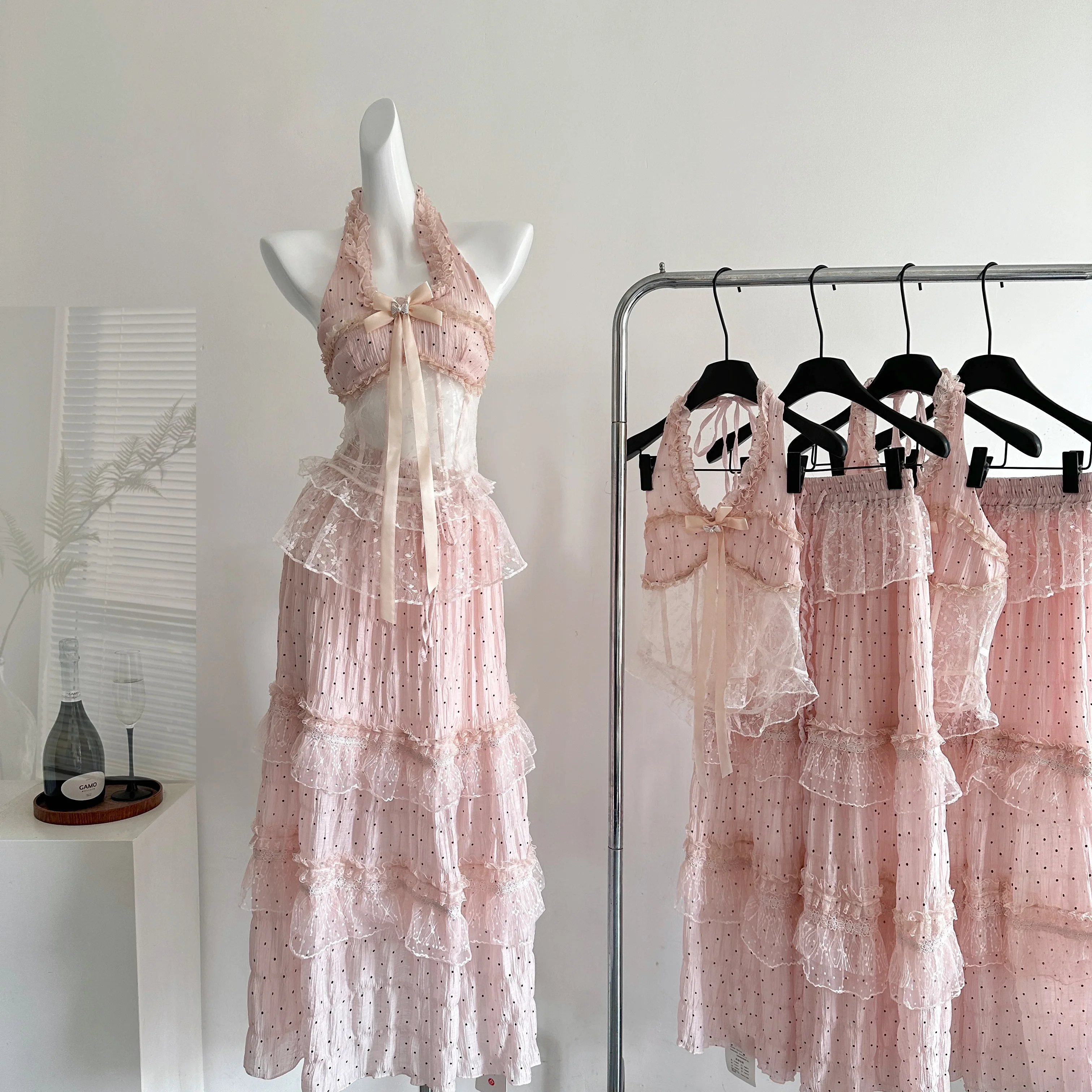 

Retro Women Two Piece Set Summer Pink Patchwork Lace Sleeveless Backless Halter Tops And High Waist Ruffles Long Skirt Beachwear