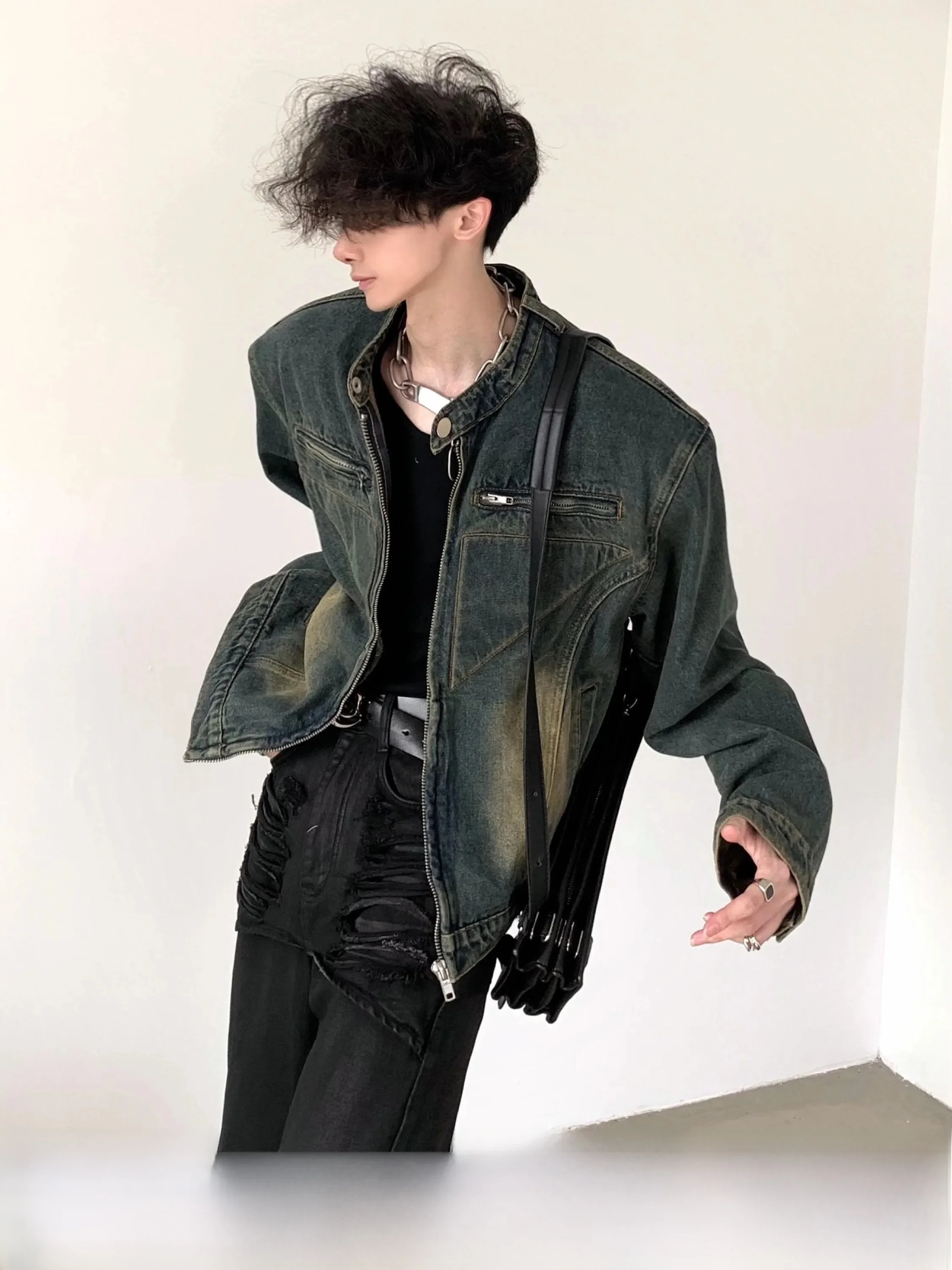 Youthful Short Men's Denim Jacket with Shoulder Pads Vintage Washed Distressed Design Casual Loose Fit Zipper Decoration