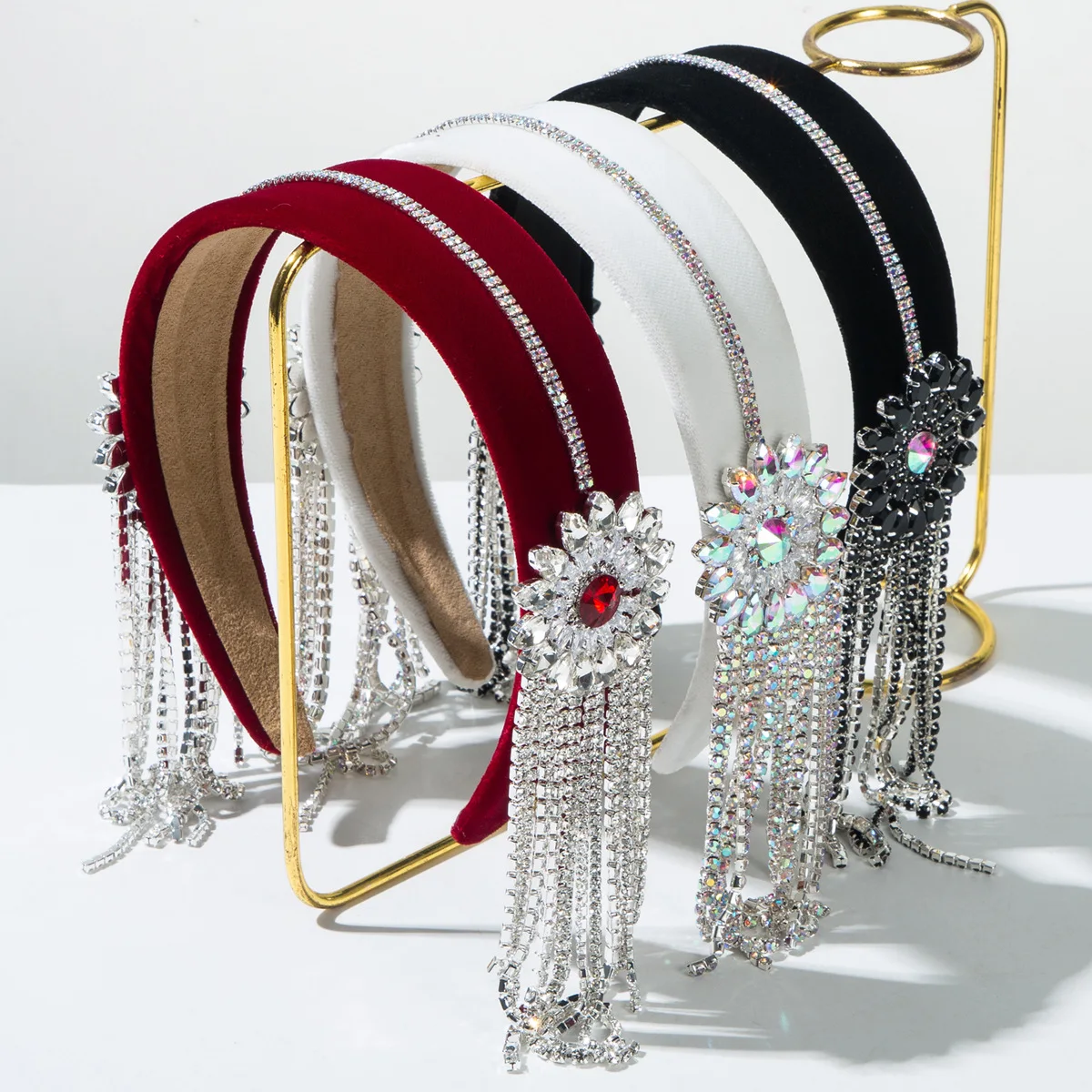 

Модная фланелевая повязка на голову высокого качества, легкая роскошная женская повязка с инкрустацией стеклянными стразами и блестящими кисточками, элегантная женская повязка для волос.