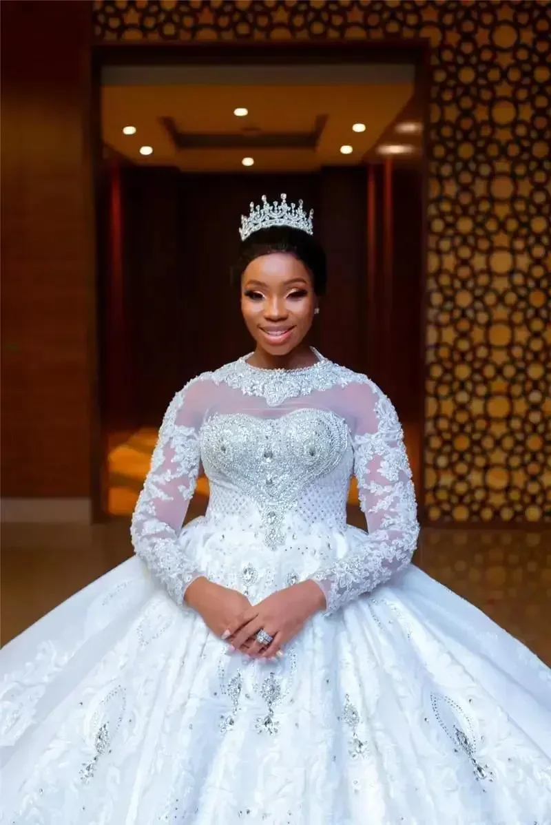 Customized Classic O-Neck African Heavy Crystals Beads Ballgown Wedding Dresses Plus Size Long Sleeves Appliques Puffy Vestidos