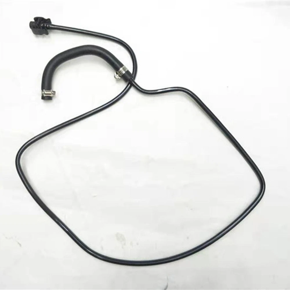 Tubo flessibile CN118C012AA del serbatoio dell'acqua del radiatore per Ford Fiesta Ecosport 1.5T 2013-2017