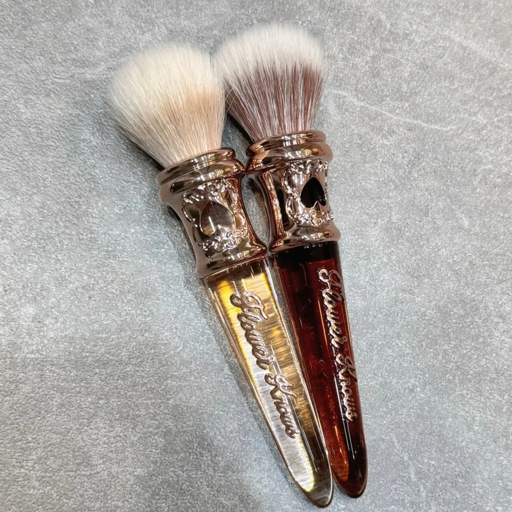 

Кисть для макияжа Flower Knows Chocolate Shop: кисть для лица, хайлайтер, бронзер, контурная кисть, мягкая кисть для макияжа