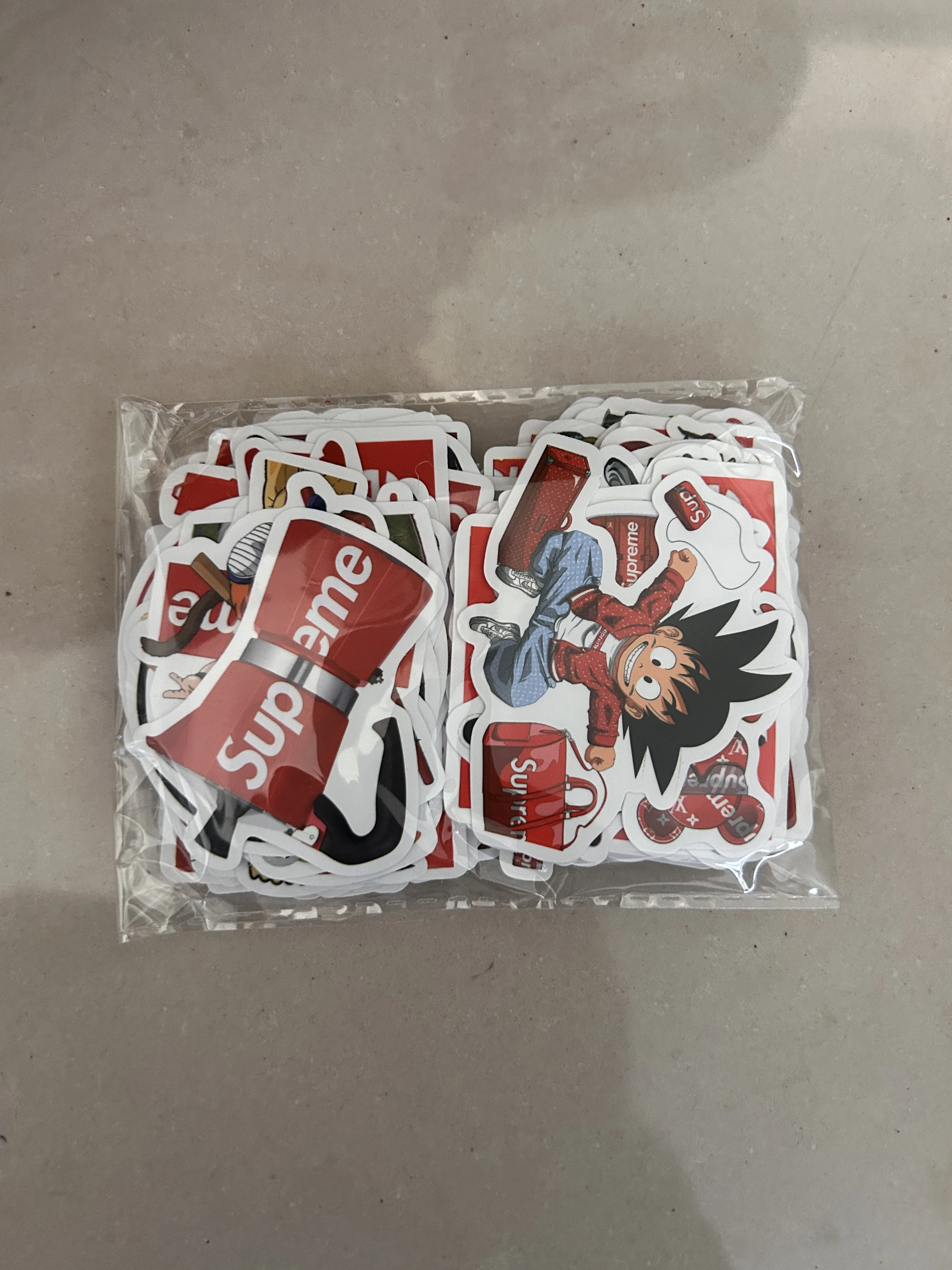 100pcs Unduplicated Red Trendy SUP Mobile Phone Skateboard Sticker