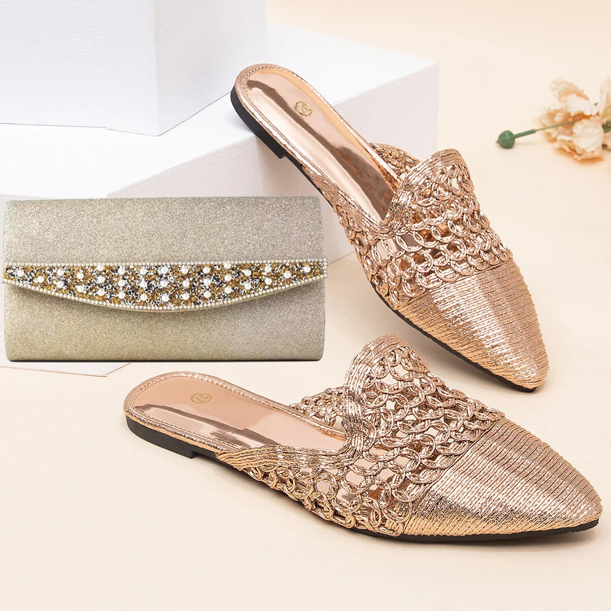 

Spring 2026 Flat-bottomed Half-dragged Hollow Pointed Muller Shoes Wear-resistant Holiday Plus Size Flat-bottomed Women's Shoes