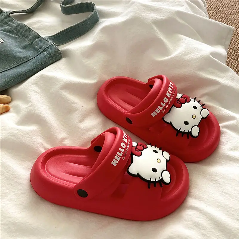 Kawaii Anime Sanrio Hello Kitty Cinnamoroll Kuromi My Melody Pantofole da spiaggia Cartoon Suole spesse da donna sono sandali versatili