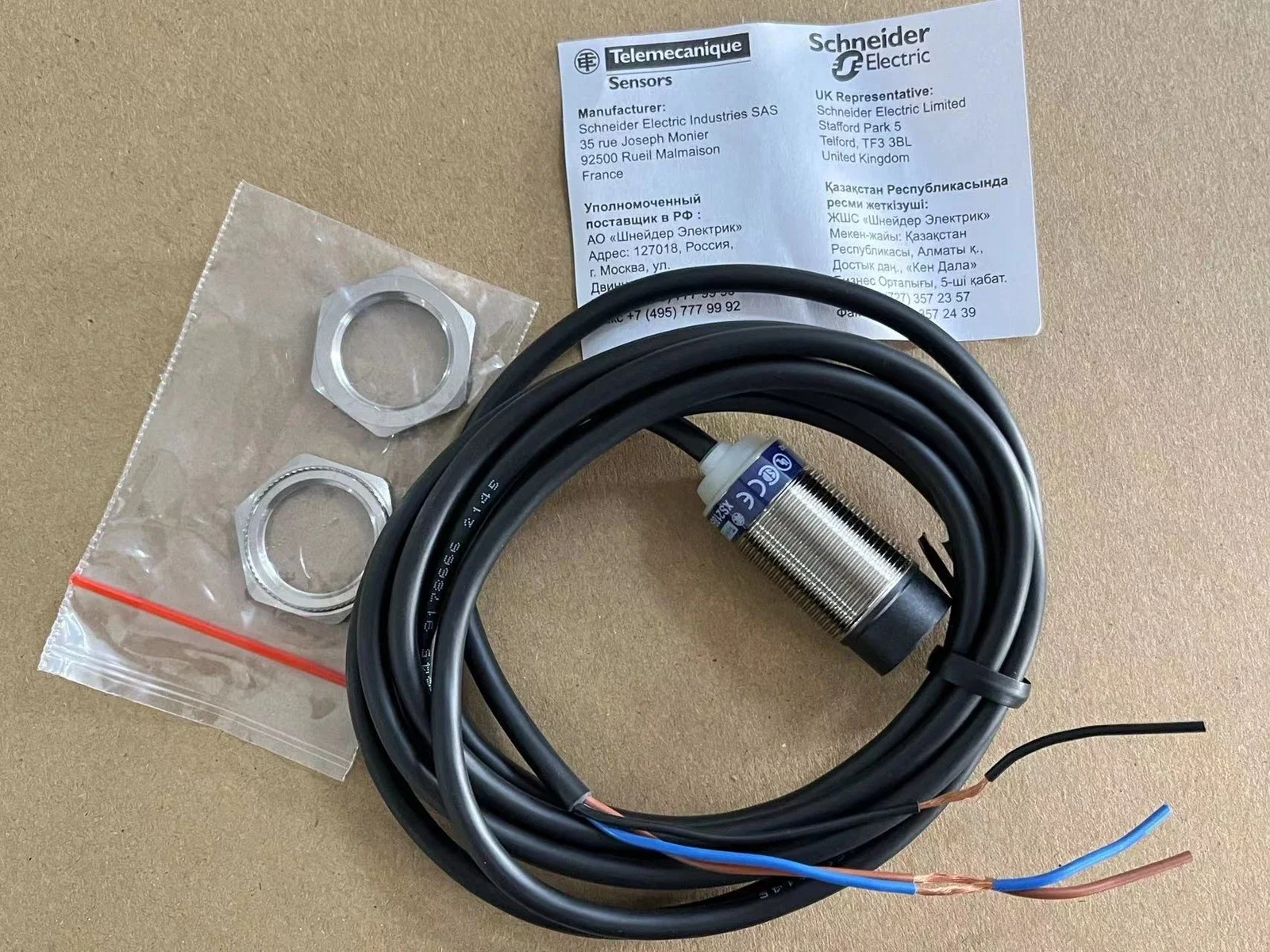 XS218B4PAL2 Inductive proximity sensors
