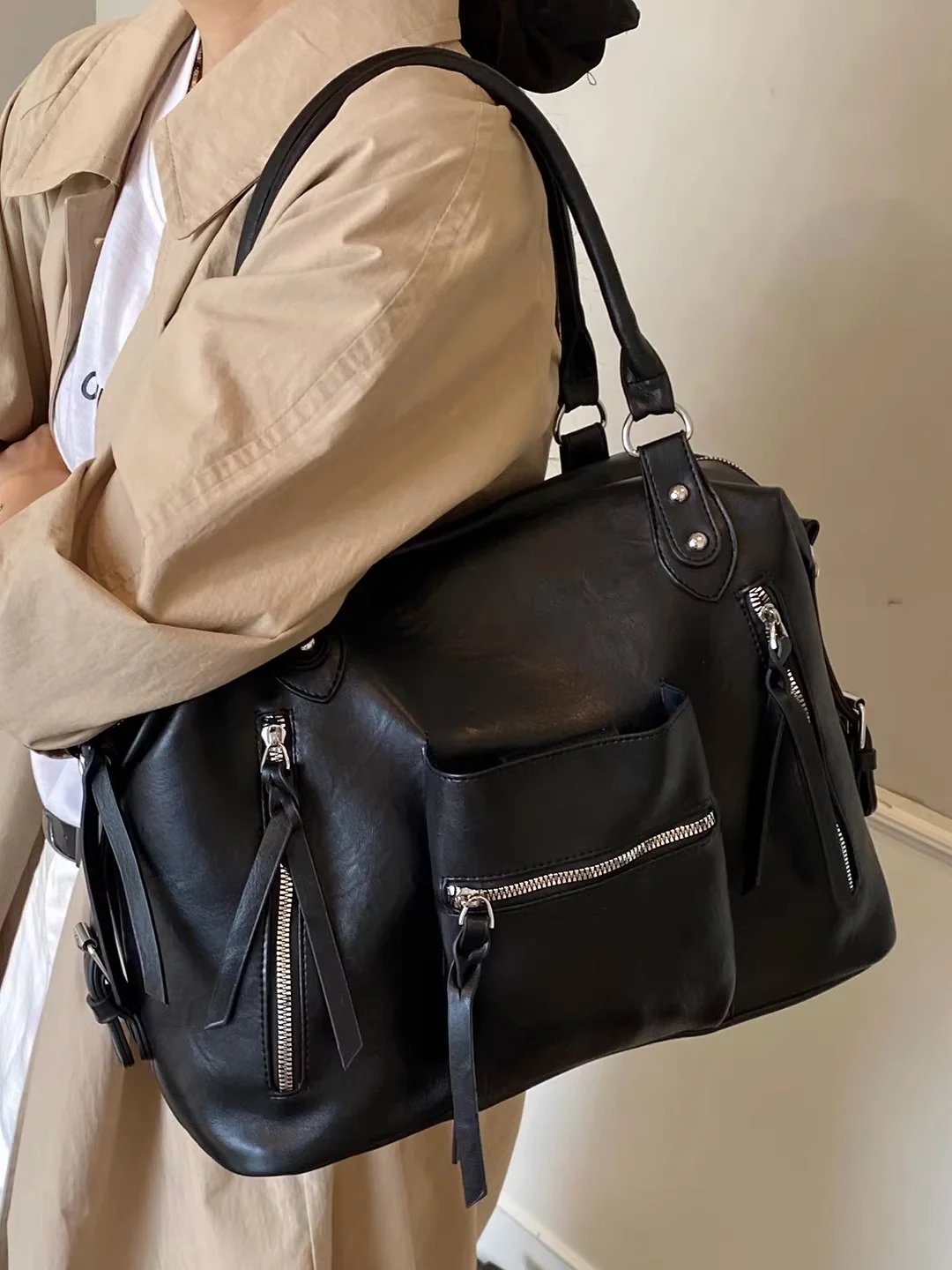 

Ретро мотоциклетная сумка, женская модная пригородная сумка на одно плечо, универсальная большая сумка, сумка через плечо из мягкой искусственной кожи