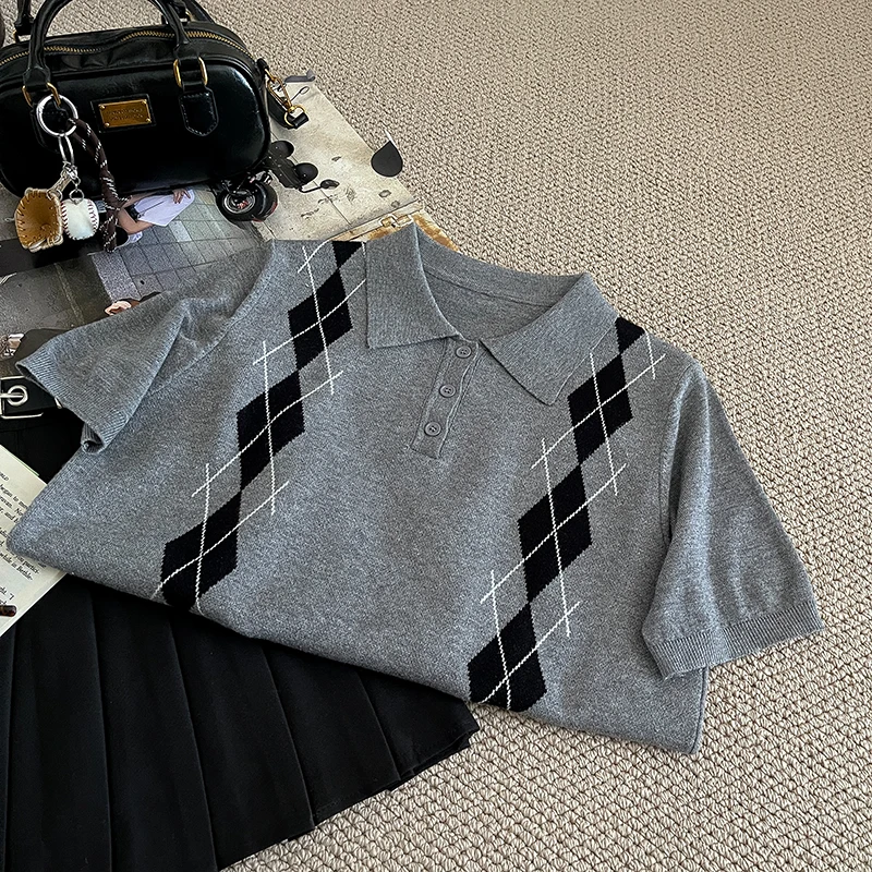 

Wedbleser Lingge Casual Short Sleeved Knitted T-shirt 2025 Autumn New Item Women Lapel Pullover Fashionable Versatile Loose Top