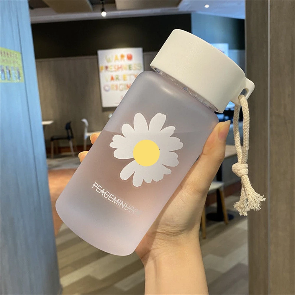 480ml Water Bottles Small Daisy Frosted Plastic Cup Kawaii Direct Drinking Tea Cup Portable Travel Sports Creative Water Cup