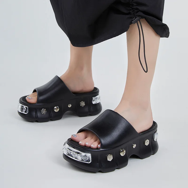 7.0 รองเท้าแตะด้านล่างหนาสุดเท่สําหรับผู้หญิงในฤดูร้อน ชายหาด และริมทะเล กันลื่น ทันสมัย เพิ่มความสูง เหนียบ